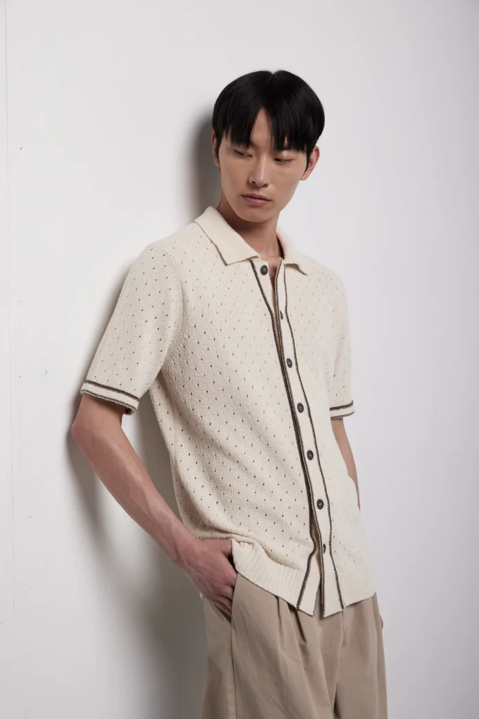 Camicia manica corta traforata con contrasti