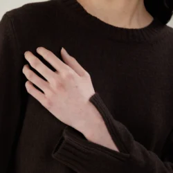 Maglia girocollo in lana e cashmere con spacchi laterali - Thumbnail Image 4