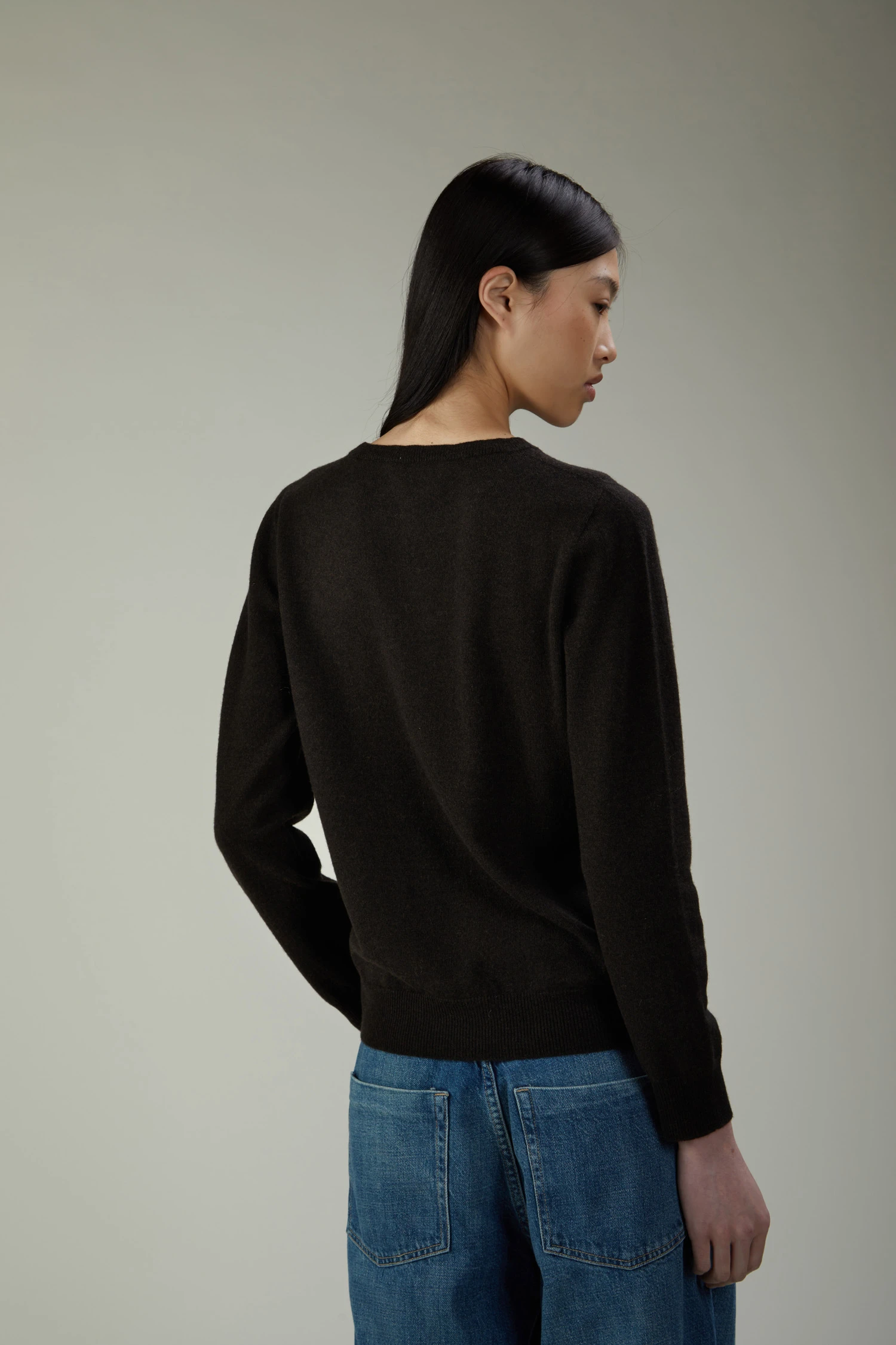 Maglia girocollo in lana e cashmere - immagine 3
