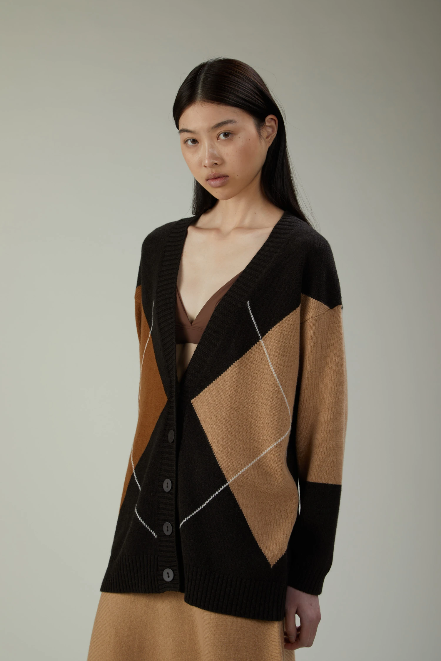 Cardigan con intarsio a rombi - immagine 2