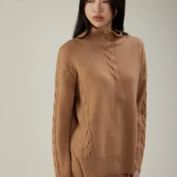 Maglia a collo alto in lana con lavorazione a trecce verticali e spacchi laterali - Thumbnail Image 2