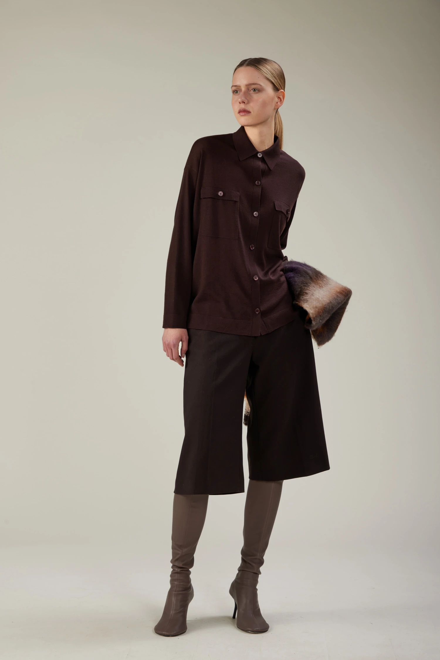 Camicia con tasche in lana merino extrafine - immagine 1