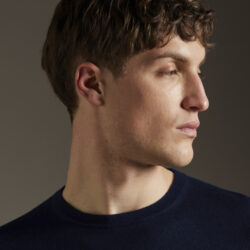 Maglia girocollo in seta e cashmere - Thumbnail Image 3